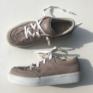 2000’s Vintage Nike Sneakers